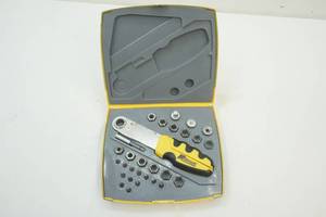 lot 103 image: tool kit