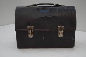 lot 119 image: lunch box