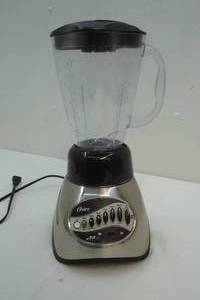 lot 125 image: Oster Blender
