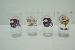 lot 135 image: Miller Lite glasses