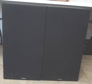 lot 189 image: Sharp speaker system