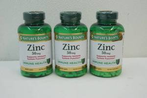 lot 201 image: Natures Bounty Zinc caplets