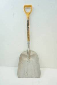 lot 211 image: scoop shovel