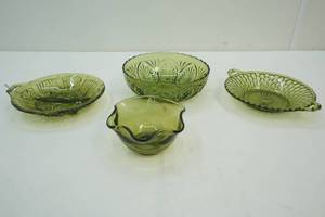 lot 302 image: Vintage Avocado glassware