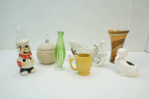 lot 309 image: Vases
