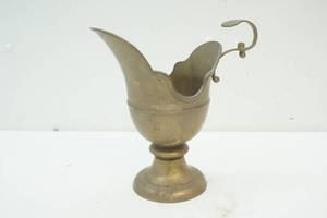 lot 322 image: Vintage Brass pouring vessel