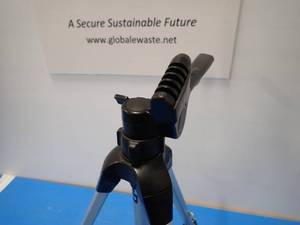 lot 13 image: SLIK&nbspSDV-20 Tripod