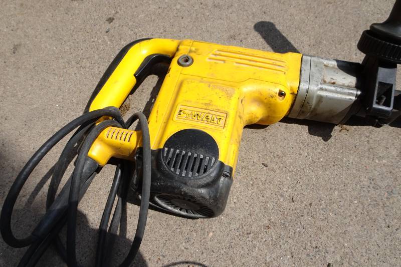 Dewalt d25550 2025 rotary hammer drill