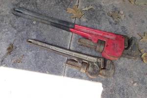 lot 14 image: Ridgid 14 Aluminum Pipe Wrench and 24 Tool Shop Pipe Wrench
