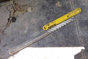lot 9 image: DeWalt 1-12 Spline Drive Rock Carbide Drill Bit