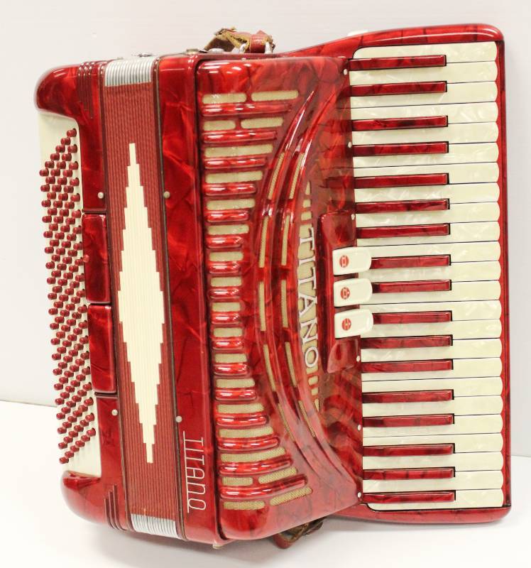 Titano accordion hotsell