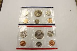 lot 39 image: 1991 U.S. Mint Uncirculated Coin Set Philadelphia & Denver