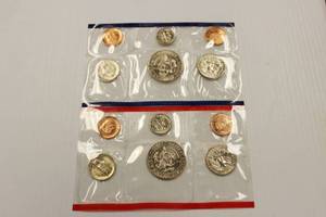 lot 42 image: 1987 U.S. Mint Uncirculated Coin Set Philadelphia & Denver