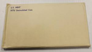 lot 50 image: 1976 United States Denver & Philadelphia Mint Uncirculated Coin Set