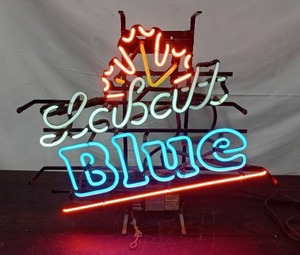 lot 11 image: Labatt Blue Neon Bar Sign