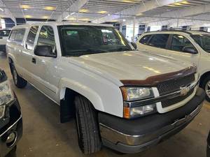 lot 12 image: 2005 Chevrolet Silverado 1500 Z71 4x4