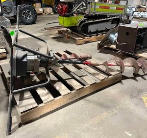 lot 3 image: 2-Man Auger with Bit Attachments