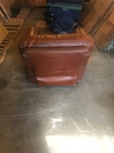 lot 11 image: Recliner