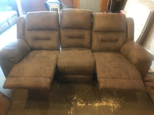 lot 18 image: Couch with recliner