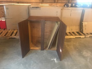 lot 20 image: Cabinet