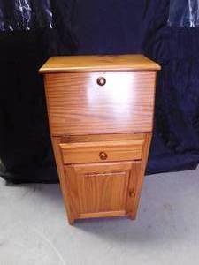 lot 37 image: Sm. drop leaf desk