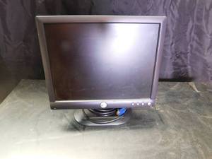 lot 44 image: Dell computer moniter