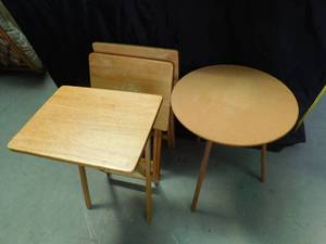 lot 59 image: 3 folding wood trays and round wood table