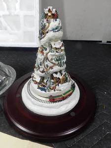 lot 82 image: 2007 numbered Hawthorne   village by Thomas Kinkade Holiday Reflections