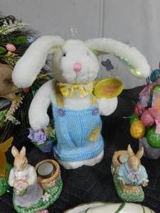 lot 87 image: Lighted fiber optic rabbit, lighted chic and other easter items