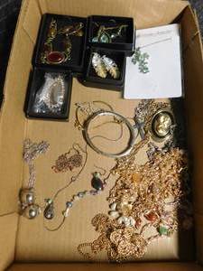lot 97 image: Flat of jewelery