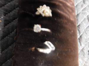 lot 99 image: 8 rings