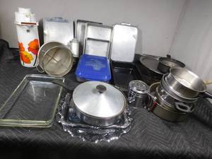 lot 122 image: pots, pans , bakeware and more