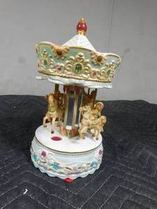 lot 124 image: Carousel