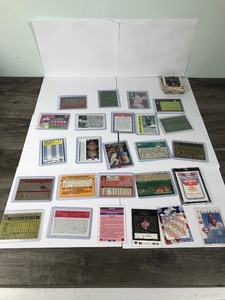 lot 252 image: Lot of Baseball Cards