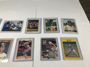 lot 262 image: Lot of Baseball Cards