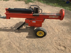 lot 4 image: Tecumsen commercial log splitter