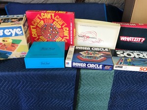 lot 321 image: Box of vintage games