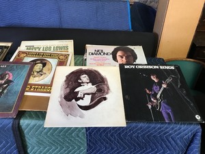 lot 333 image: Box of LPs