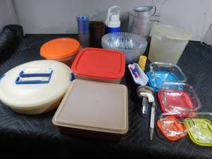 lot 138 image: Tupperware, glass containers with lids and more