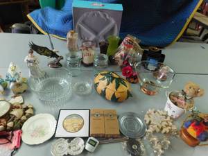 lot 145 image: Box of bowls, nicnacs, divided platter and more