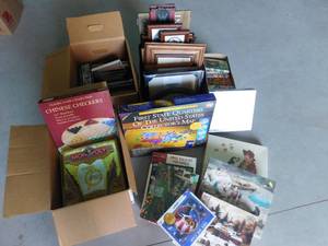 lot 152 image: Puzzles, games, Photo albums and picture frames