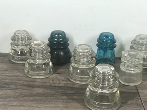 lot 352 image: Lot of vintage Hemingray glass insulators