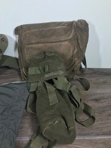 lot 355 image: Lot of military items