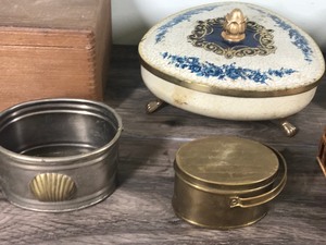lot 380 image: Lot of jewelry boxes and more