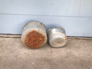 lot 393 image: 2 - vintage wash tubs