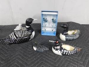 lot 186 image: Loons