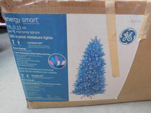 lot 192 image: 7 ft Christmas tree with lights