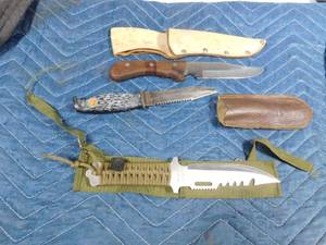 lot 216 image: 3 knives with sheaths