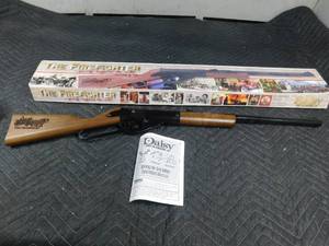 lot 405 image: New limited edition BB gun The Fire Fighter