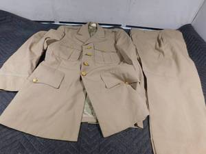 lot 413 image: Military uniform